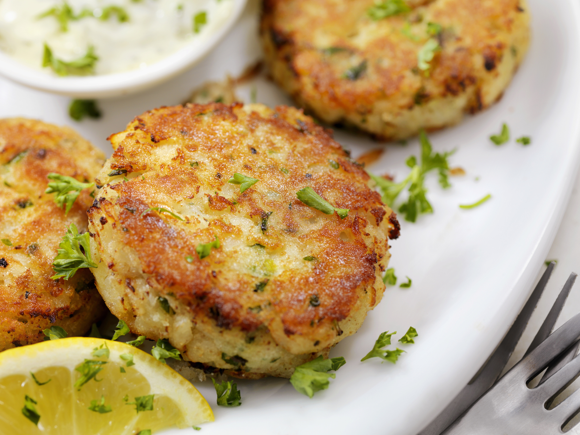 Enjoy Crab Cakes at these Restaurants Around Cambridge